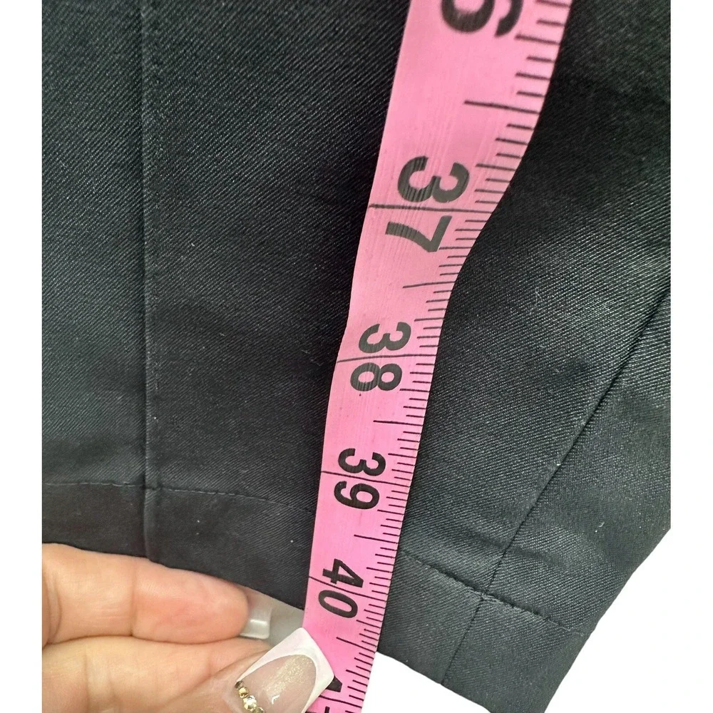 Lululemon Womens Straight Leg Black Pant SIze 8 CA 35801 RN 106259- Zips In Back